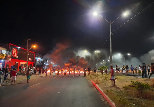 BR 316 ficou totalmente bloqueada em protesto