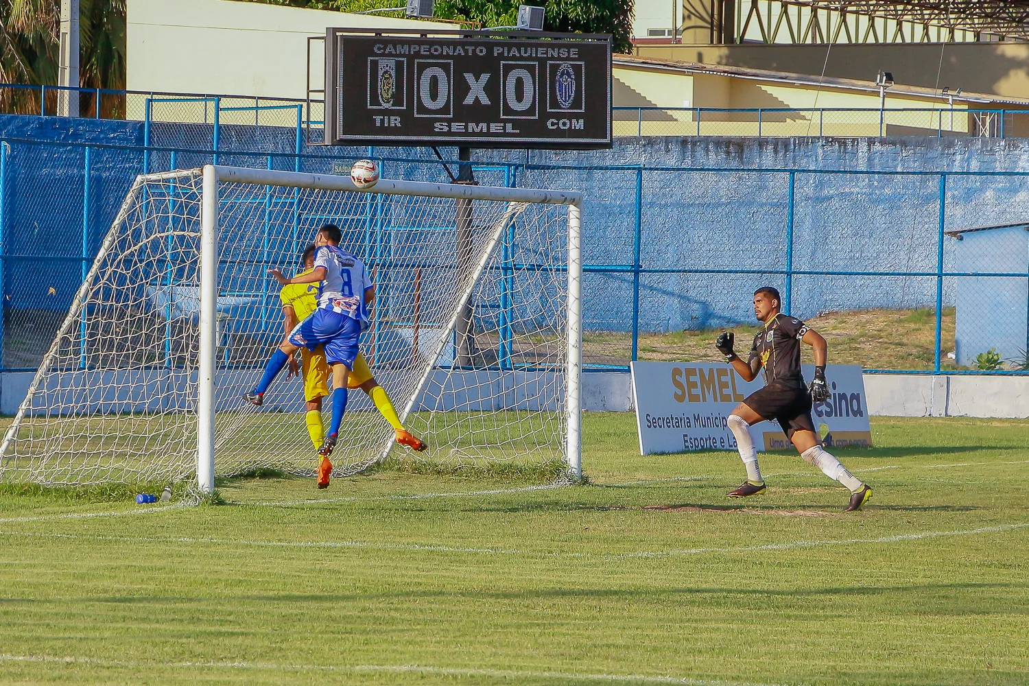 Ele trocou a padaria pelos campos aos 24 anos e virou 'xerife' de sensação  da Série B - ESPN