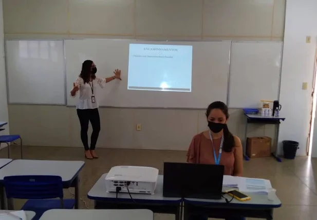 Calendário Escolar 2022 é discutido em reunião na Semec