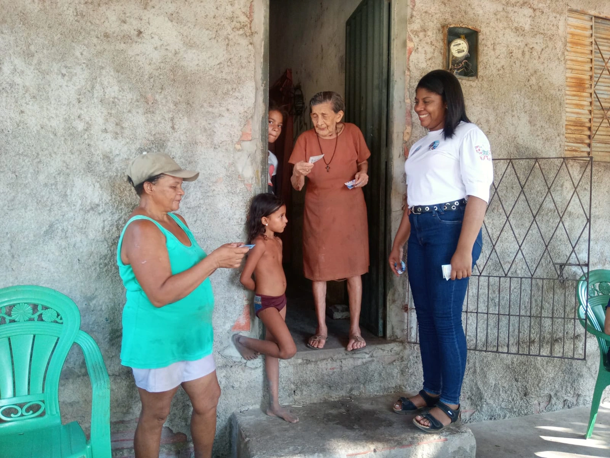 Camila Marques em campanha no interior do Piauí