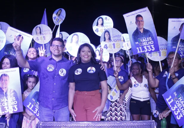 Camila Marques em reunião na zona sul de Teresina