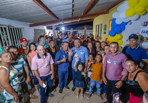 Candidato à reeleição percorrendo o estado do Piauí apresentando suas propostas a população