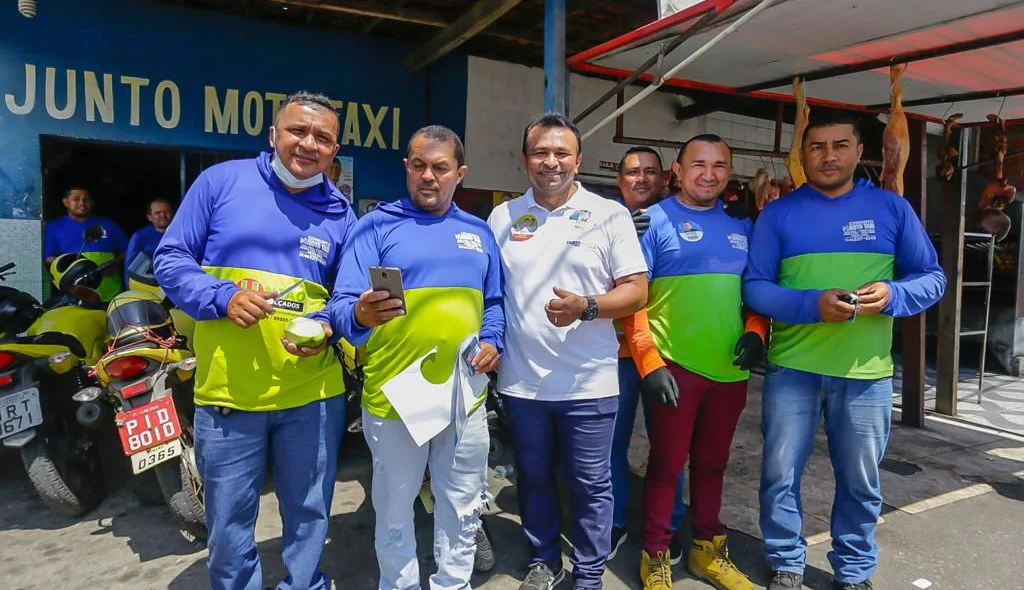 Capitão Fábio Abreu é recepcionado por apoiadores e realiza caminhada na zona norte de Teresina