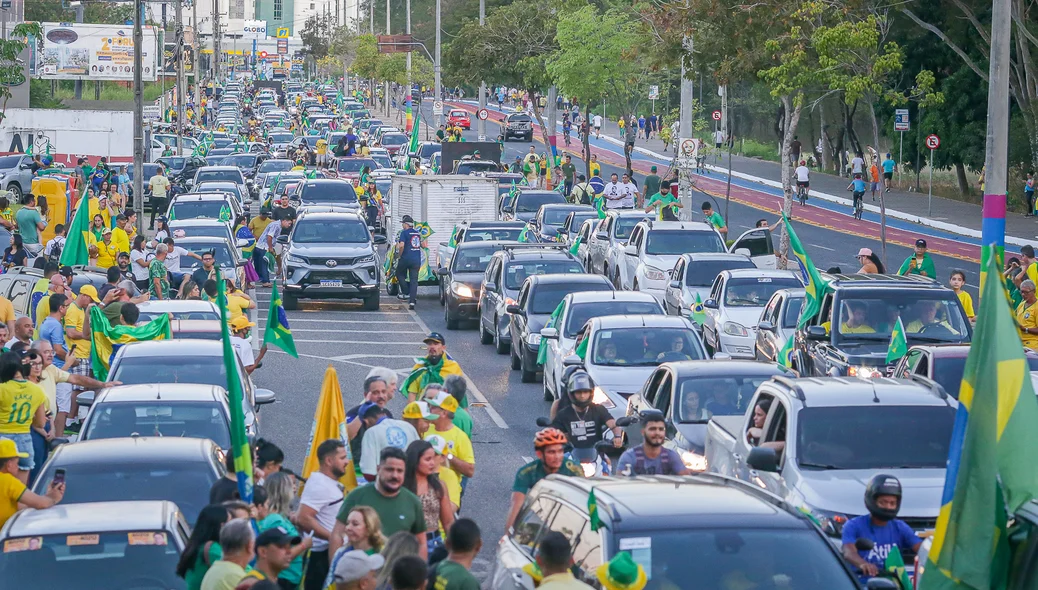 Carreata em apoio ao presidente Bolsonaro lota ruas de Teresina