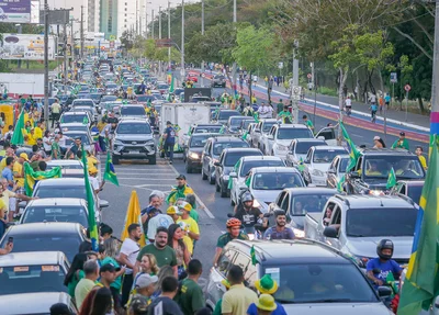 Carreata em apoio ao presidente Bolsonaro lota ruas de Teresina