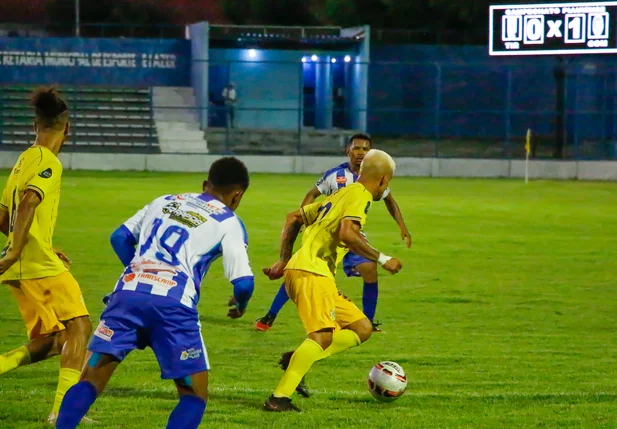 Comercial vence Tiradentes por 1 a 0