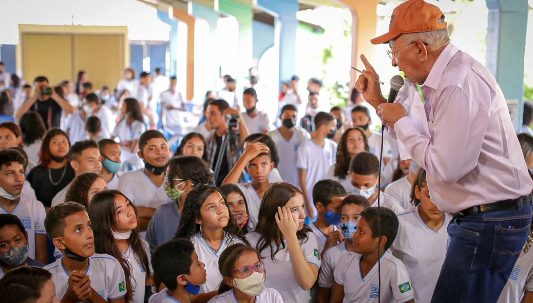 Dr. Pessoa visita escola de Teresina com a maior nota do Brasil no Ideb