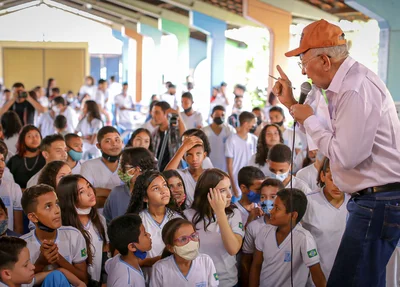 Dr. Pessoa visita escola de Teresina com a maior nota do Brasil no Ideb