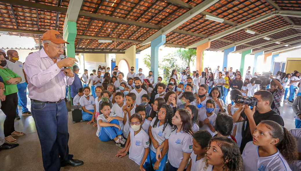 Dr. Pessoa visita Escola Municipal Professor José Gomes Campos