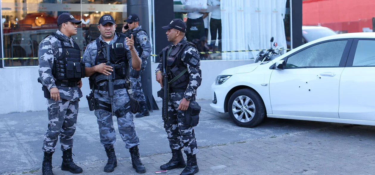 Equipe da PM foi ao local e isolou a área
