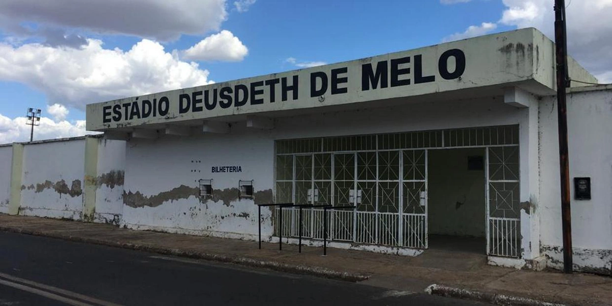 Estádio Deusdeth Melo