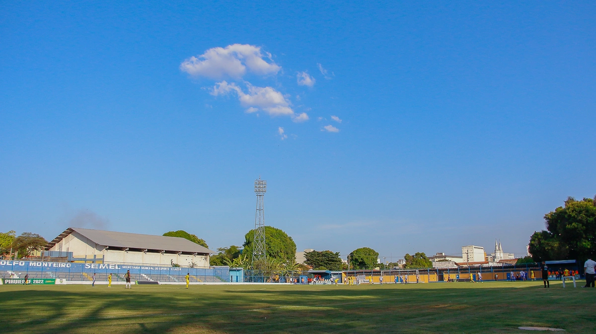 Estádio Municipal Lindolfo Monteiro