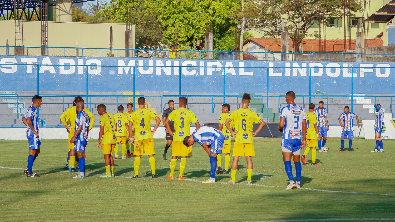 Ele trocou a padaria pelos campos aos 24 anos e virou 'xerife' de sensação  da Série B - ESPN