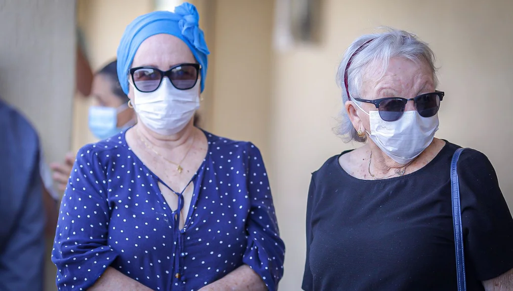 Familiares de Rafael Soares no velório