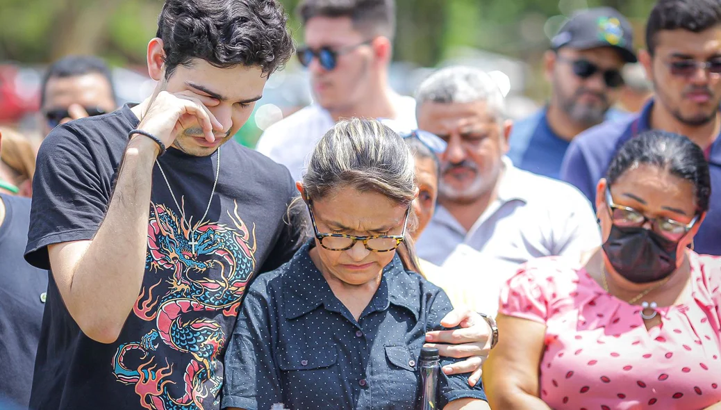 Familiares se despediram de Rafael Soares