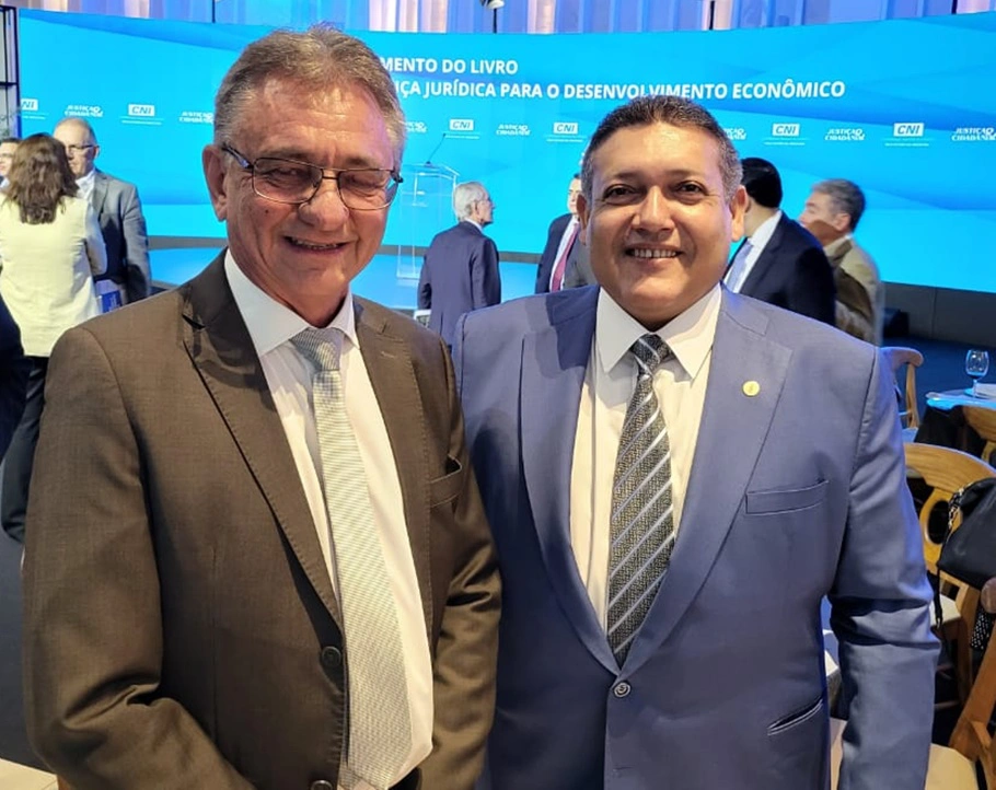 FIEPI participa de lançamento de livro em Brasília