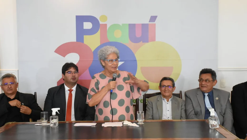 Governadora falando sobre a importância do projeto