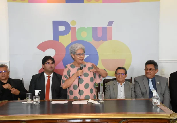 Governadora falando sobre a importância do projeto