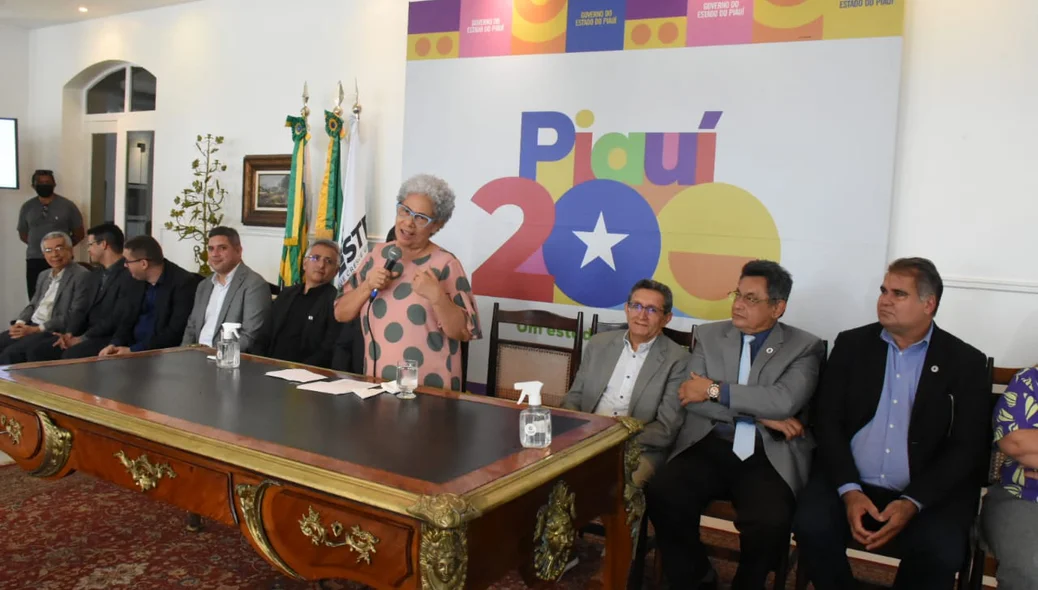 Governadora Regina Sousa
