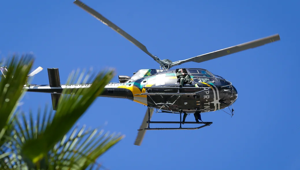 Helicóptero do exército