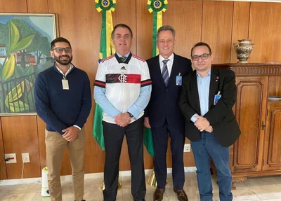 Jair Bolsonaro, Rodolfo Landim e assessores em reunião