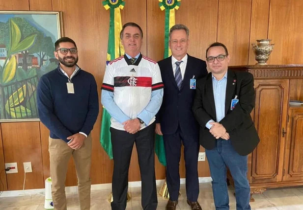 Jair Bolsonaro, Rodolfo Landim e assessores em reunião