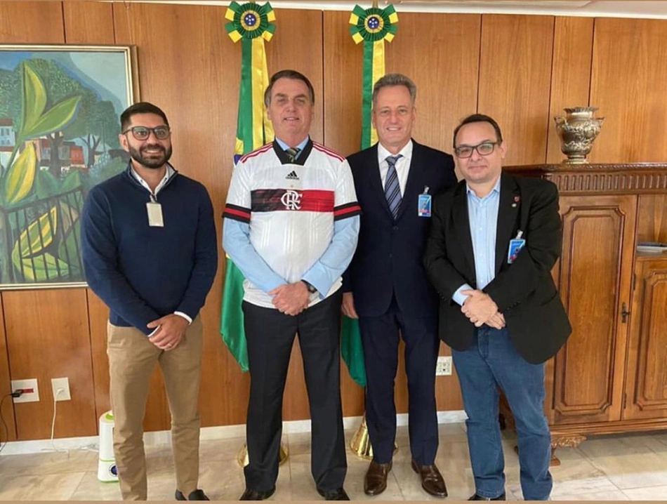 Jair Bolsonaro, Rodolfo Landim e assessores em reunião