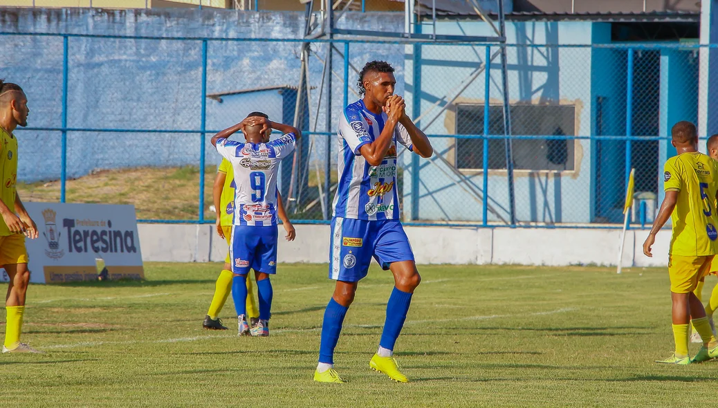 Jogador lamenta chance perdida