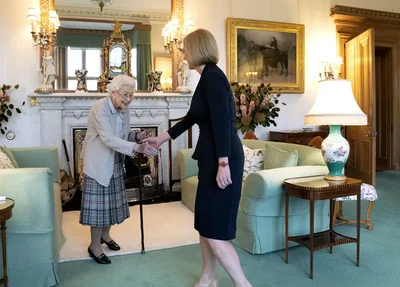 Liz Truss e Rainha Elizabeth II