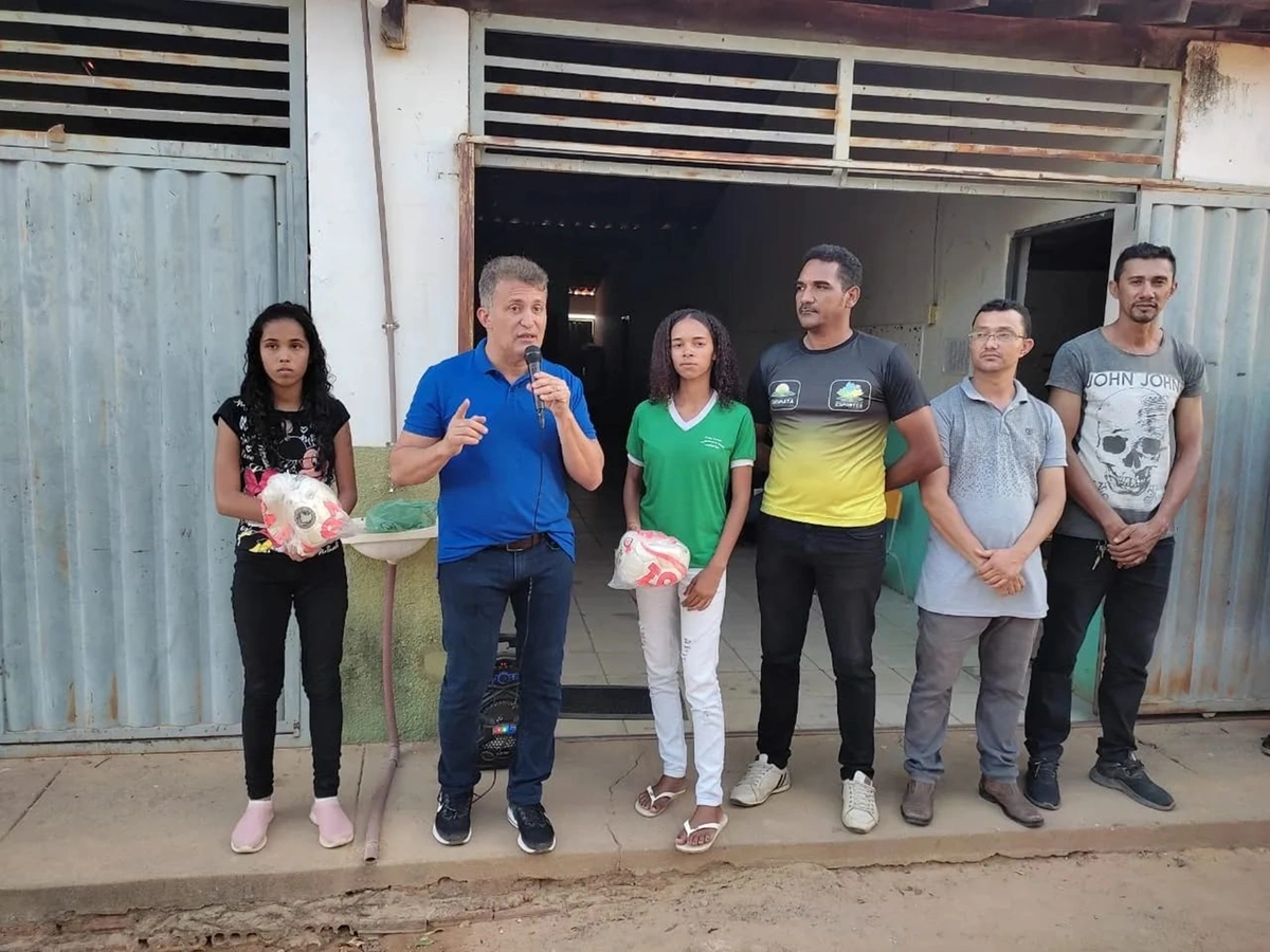 localidade Baio recebe visita de Valdecir Júnior