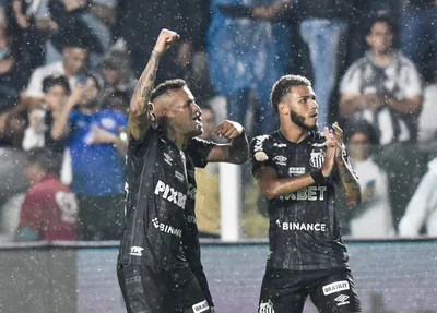 Luan e Nathan comemoram o gol santista