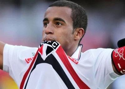 Lucas Moura no São Paulo em 2012