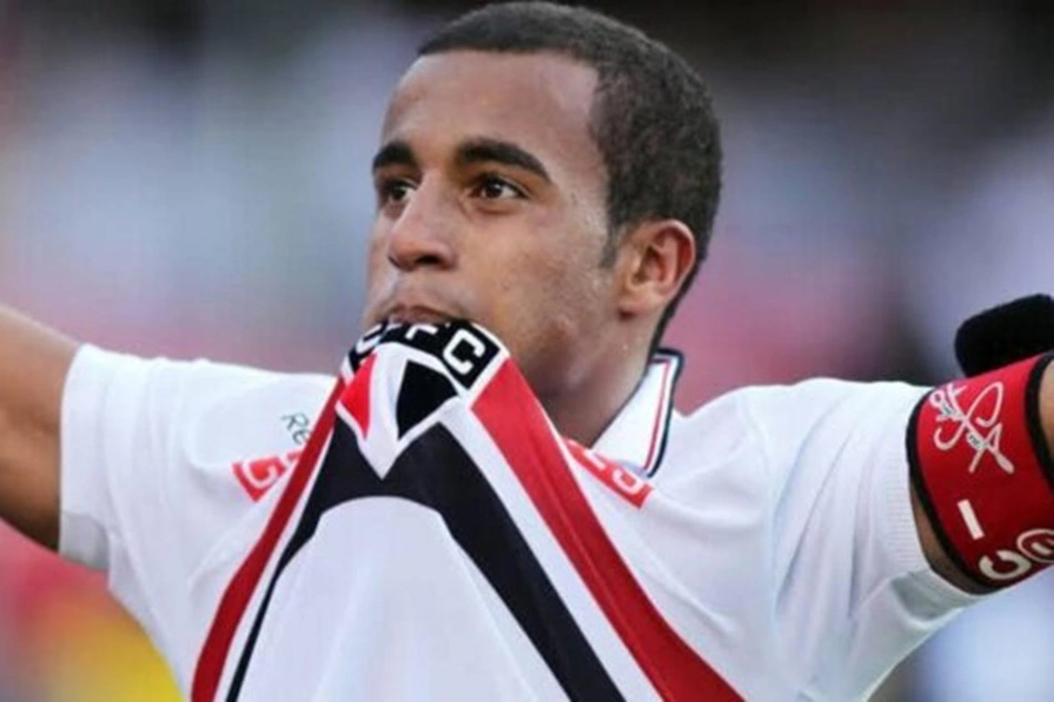 Lucas Moura no São Paulo em 2012