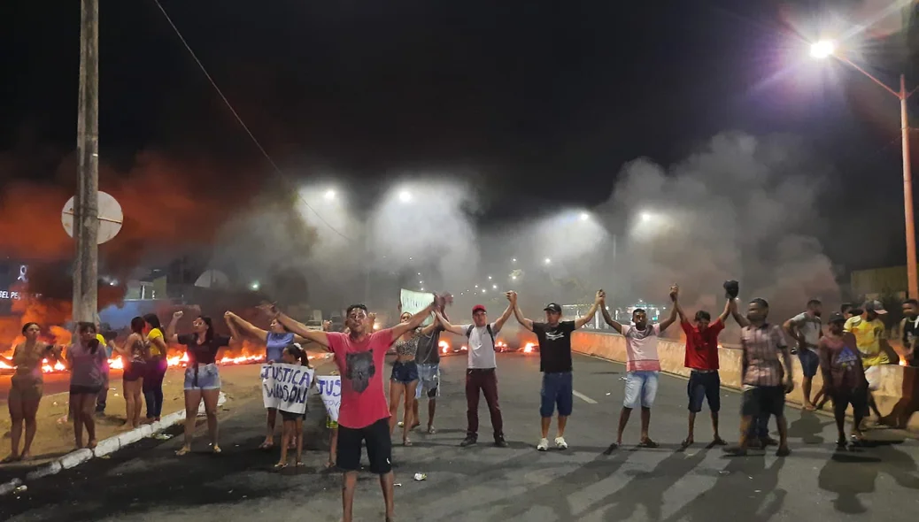 Manifestantes interditaram rodovia