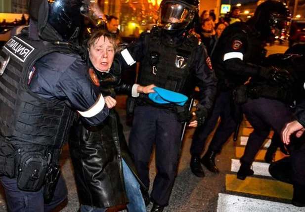 Manifestantes são detidos na Rússia por protestos contra guerra na Ucrânia