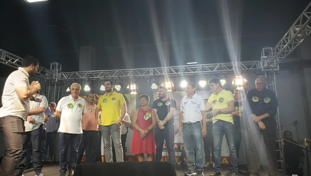 Marcos Aurélio Sampaio comemorou aniversário ao lado de aliados
