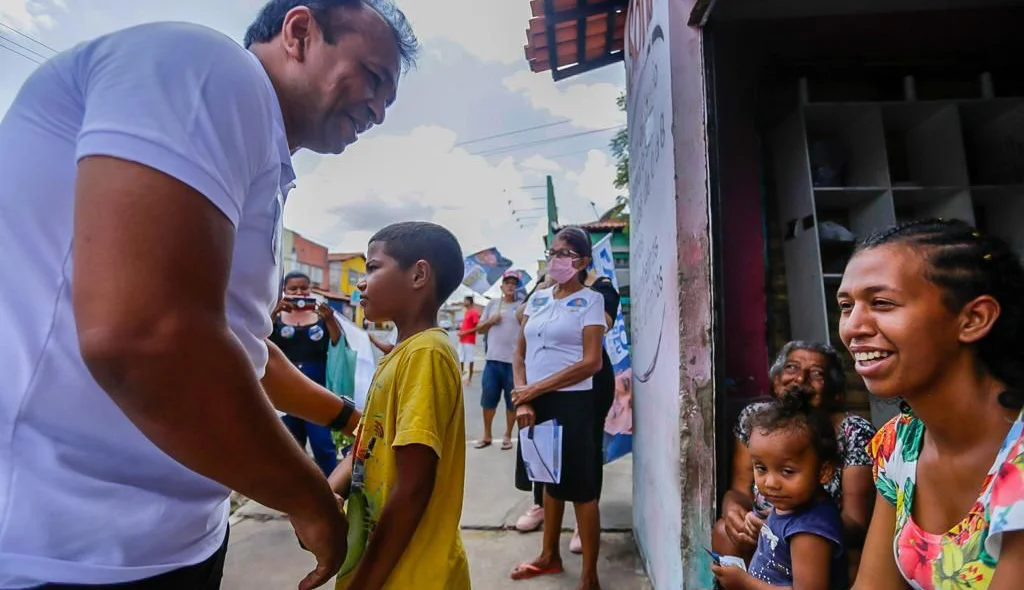 Na reta final, capitão Fábio Abreu intensifica campanha com caminhada e visita a mercados de Teresina