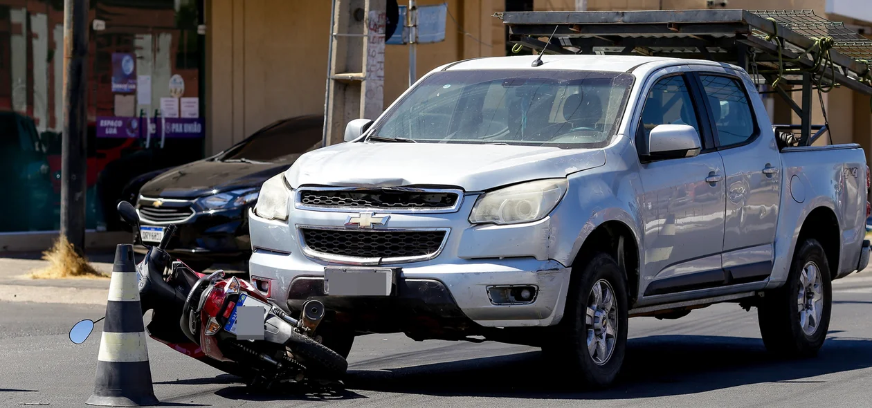 O acidente ocorreu por volta de 09h30, em frente a Pax União