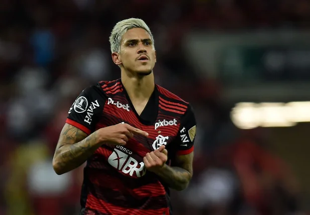 Pedro vibra com gol diante do Vélez