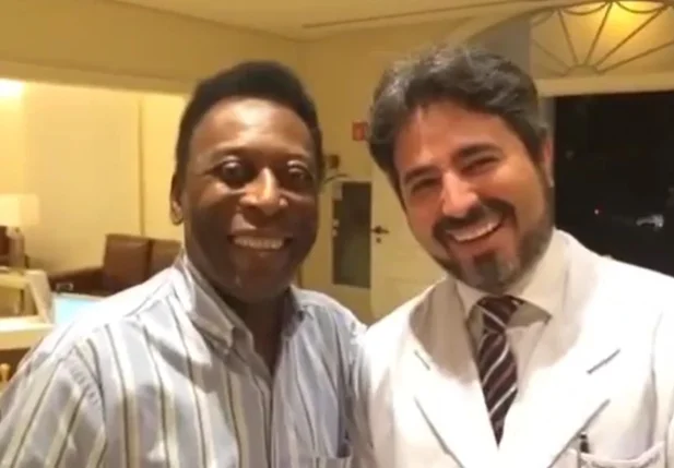 Pelé ao lado de Francisco Sampaio Júnior