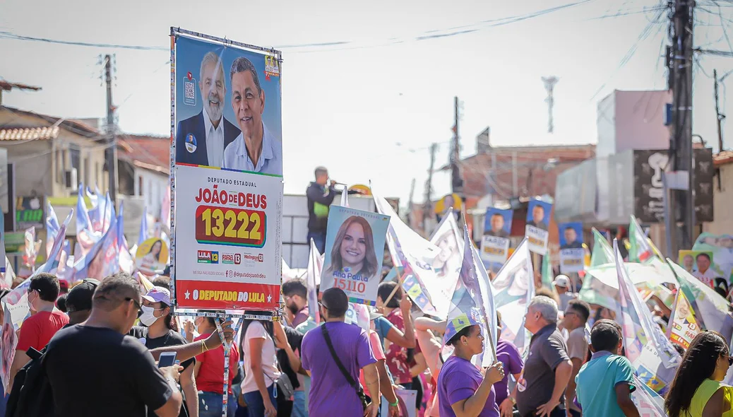 População faz caminhada no bairro Mocambinho