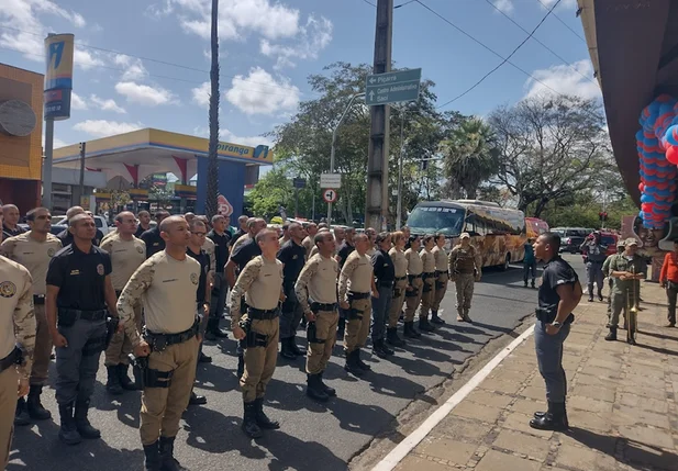 Regina Sousa na formatura da nova turma de operadores da Força Estadual Integrada de Segurança Pública (Feisp)