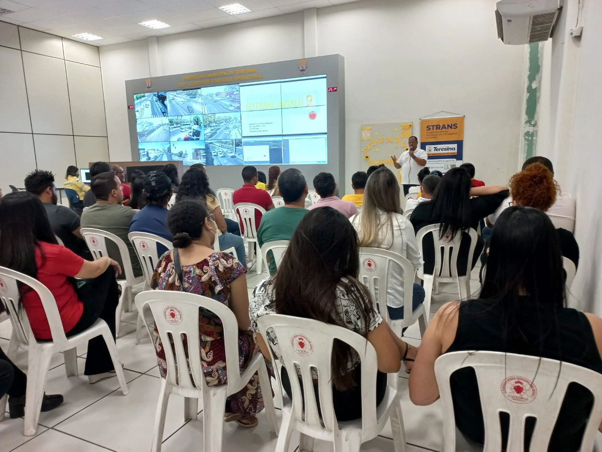 Servidores da Strans participam de palestra sobre o Setembro Amarelo