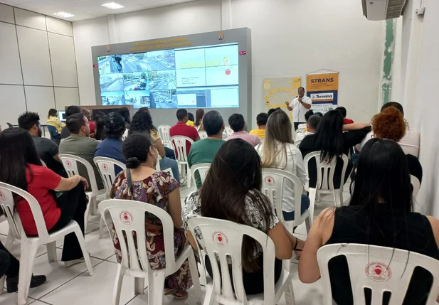 Servidores da Strans participam de palestra sobre o Setembro Amarelo