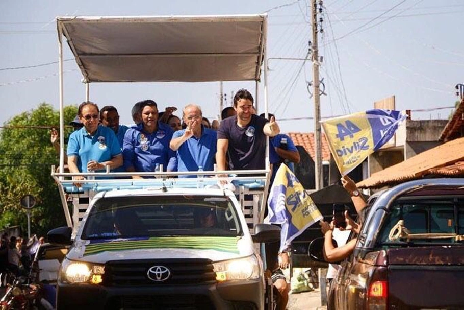 Sílvio Mendes faz carreata em Castelo do Piauí