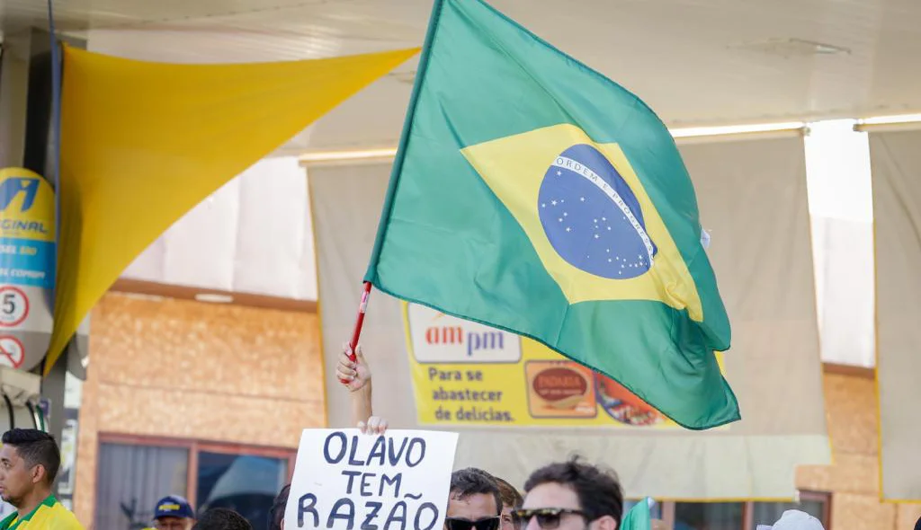 Também foi expressado apoio a Olavo de Carvalho