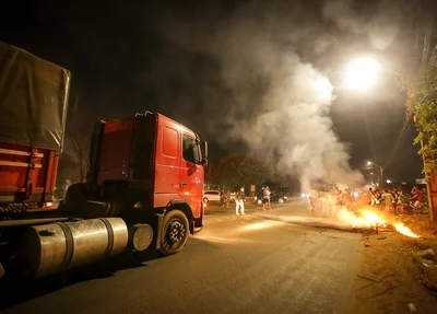 Trânsito ficou interditado