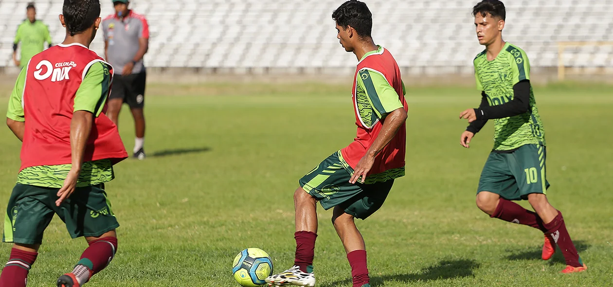 Treino aconteceu no Albertão