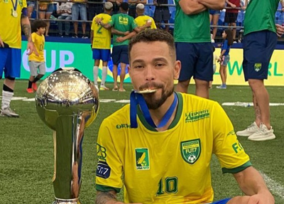 Vassoura, do Resenha FC.