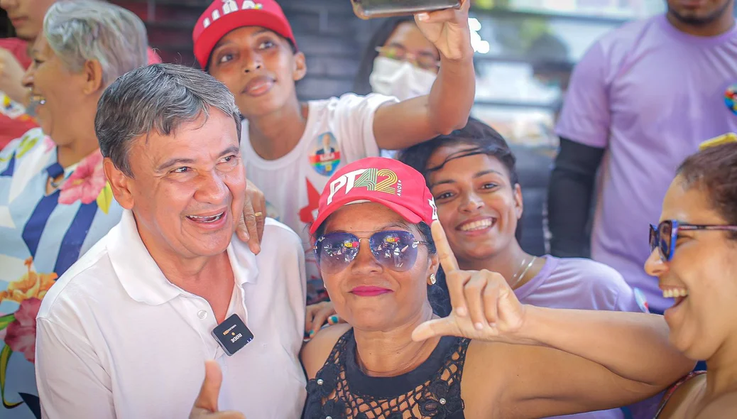 Wellington Dias com apioadores